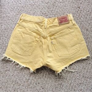 Levi’s 501 Original Fit high rise yellow jean shorts size 26